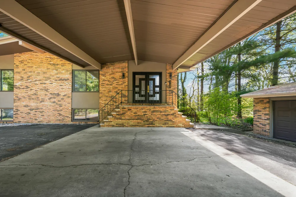 2135 Derfla Drive St. Joseph, MI 49085