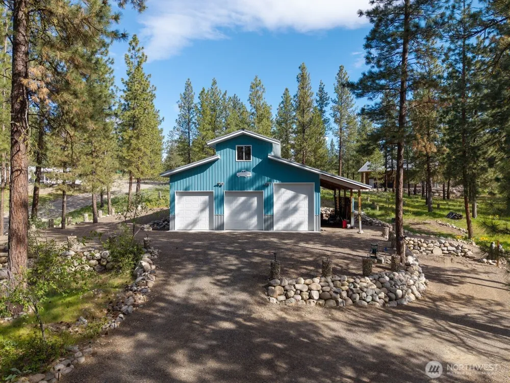15 Barnaby Road Winthrop, WA 98862