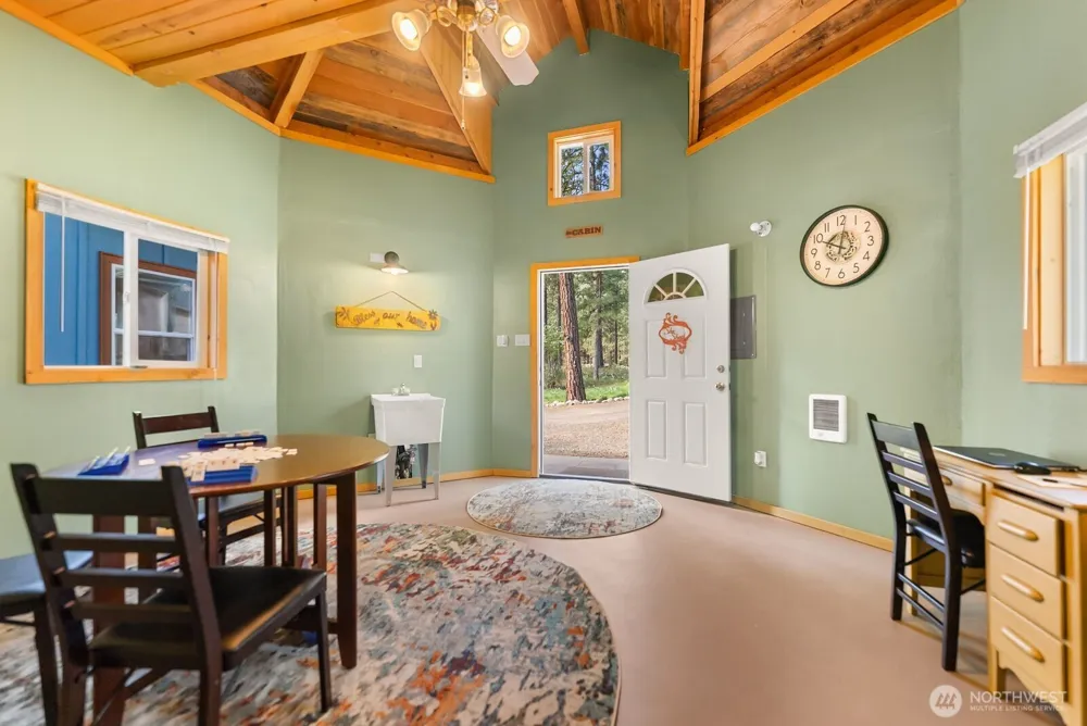 15 Barnaby Road Winthrop, WA 98862