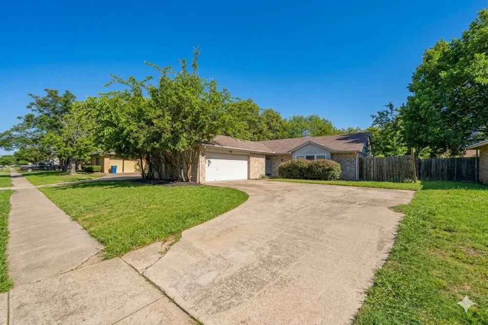 3204 Seaboard Drive Arlington, TX 76014