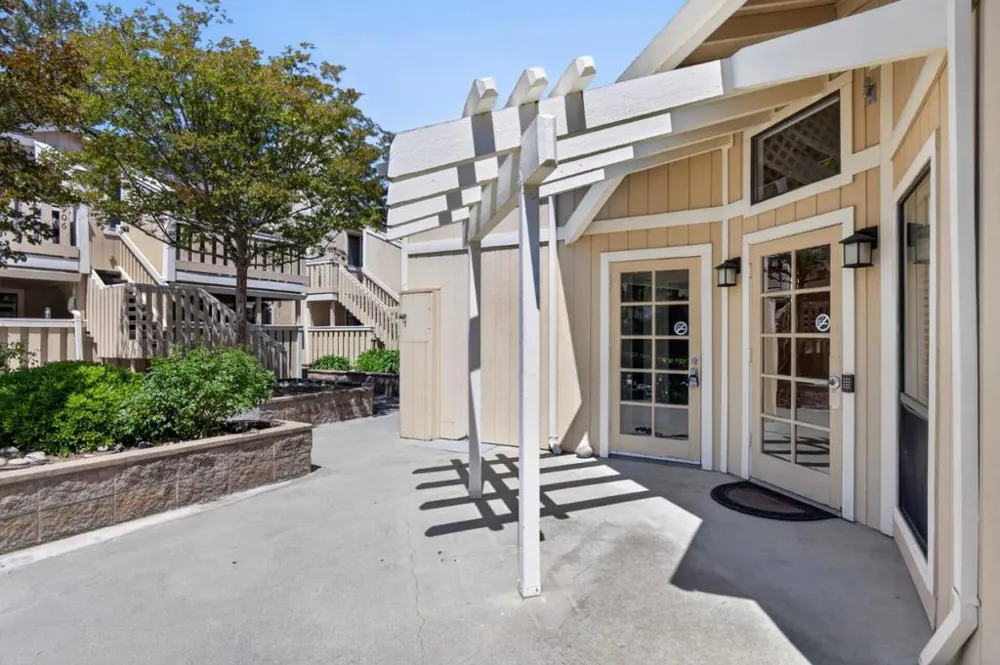 2865 S Bascom Avenue #909 San Jose, CA 95124