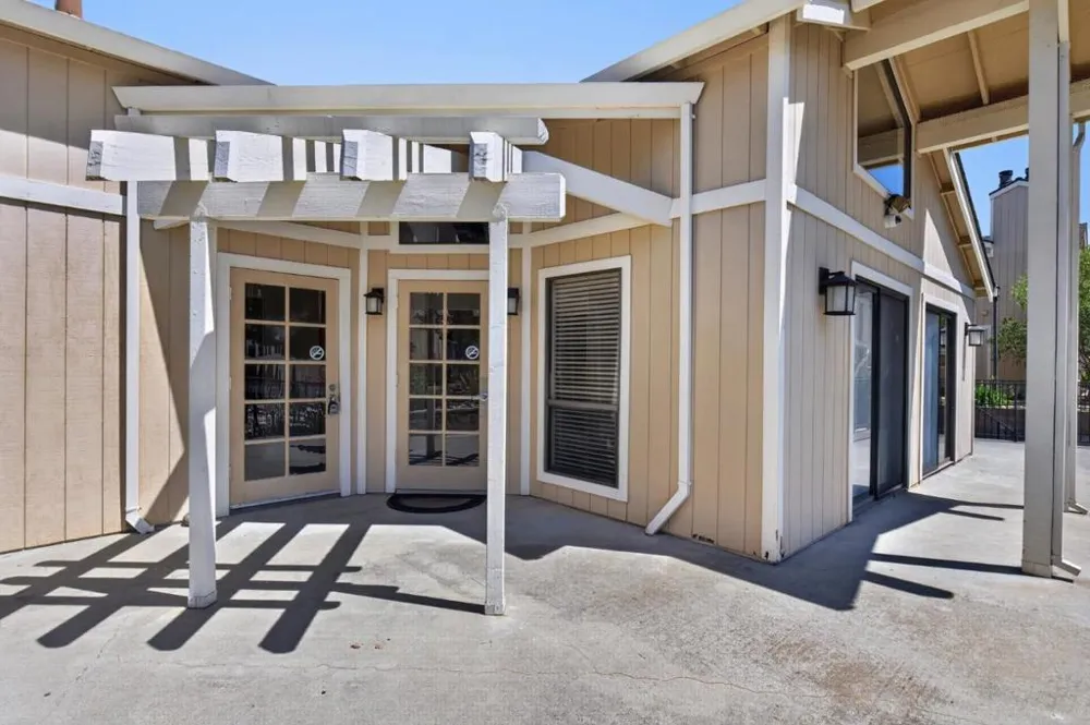 2865 S Bascom Avenue #909 San Jose, CA 95124
