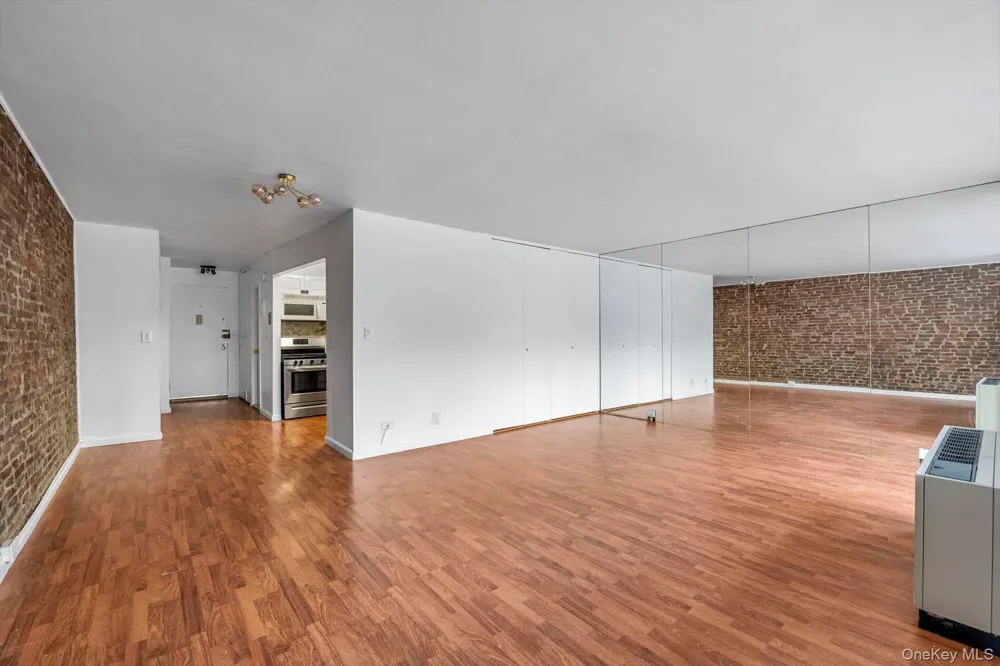 77 Bleecker Street #105 New York (Manhattan), NY 10012