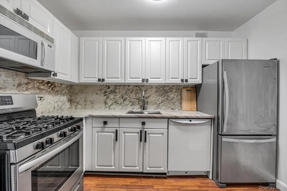 77 Bleecker Street #105 New York (Manhattan), NY 10012