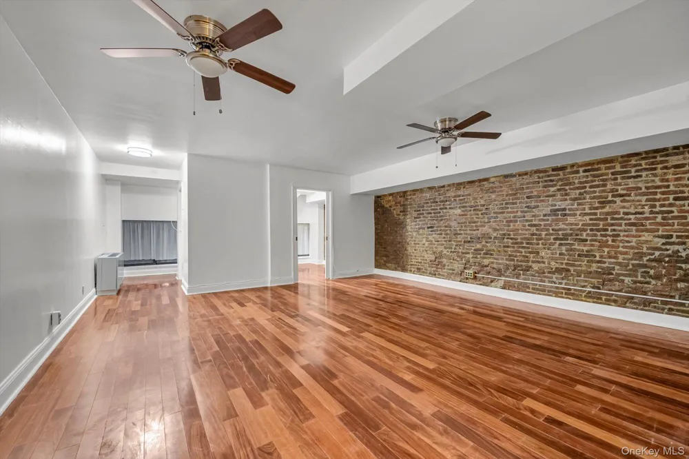 77 Bleecker Street #105 New York (Manhattan), NY 10012