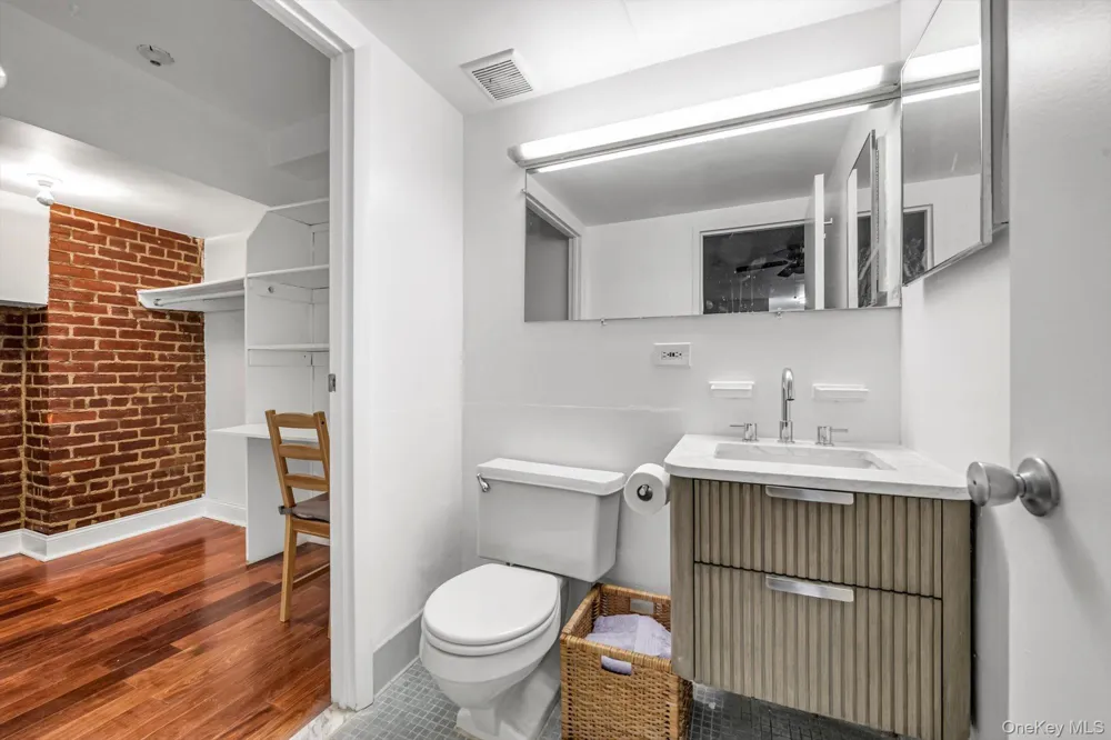 77 Bleecker Street #105 New York (Manhattan), NY 10012