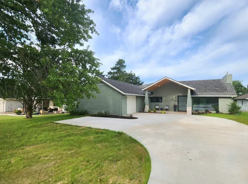 124 SEQUOYA DRIVE E Lake Kiowa, TX 76240