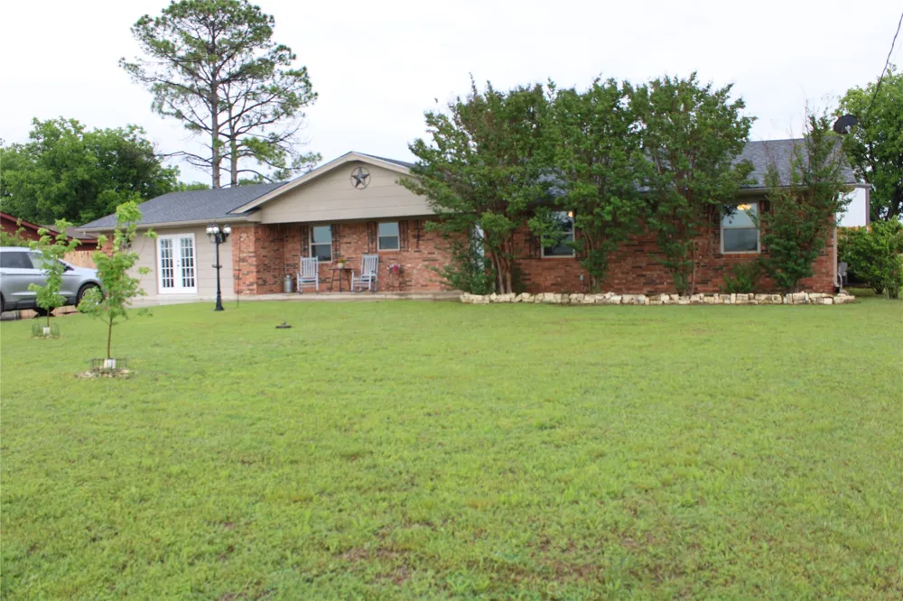 205 longhorn dr Early, TX 76802