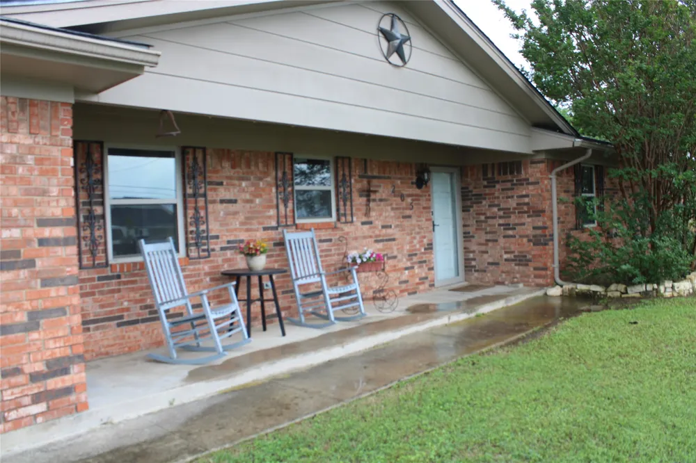 205 longhorn dr Early, TX 76802