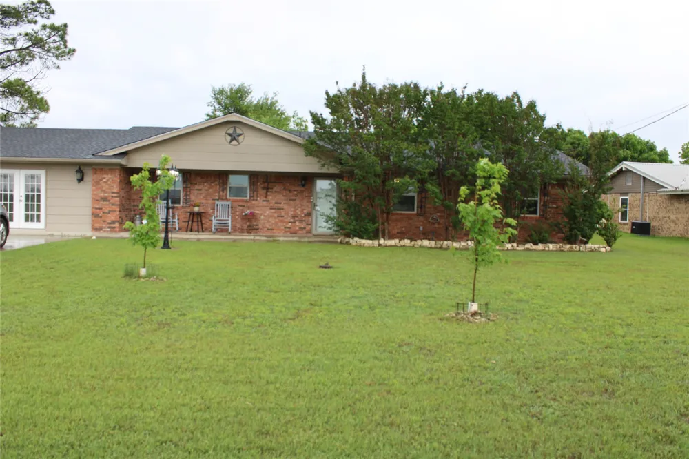 205 longhorn dr Early, TX 76802