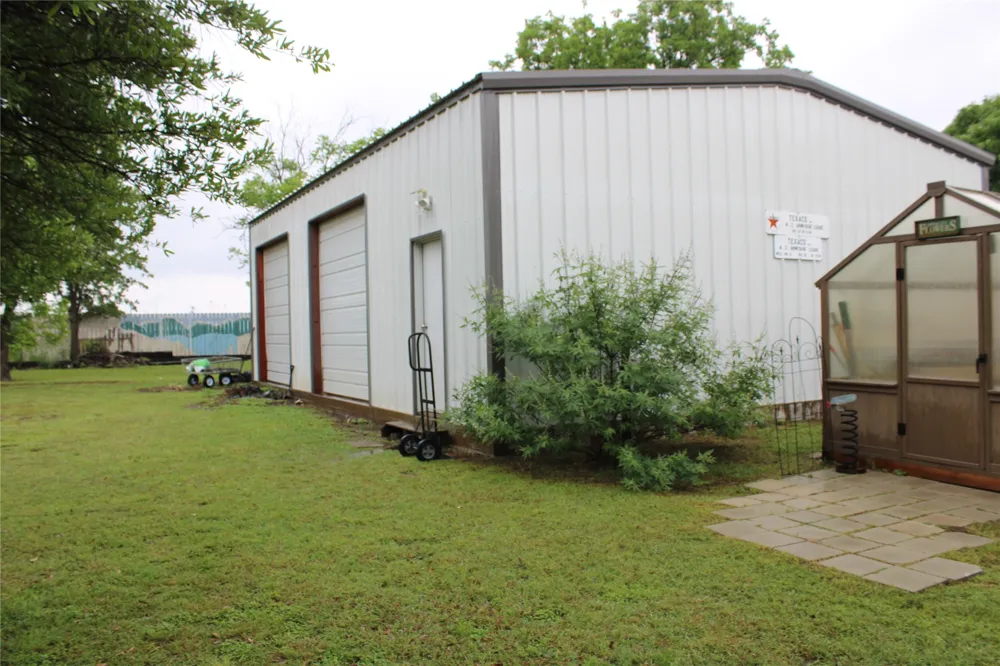 205 longhorn dr Early, TX 76802