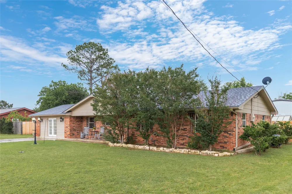 205 longhorn dr Early, TX 76802