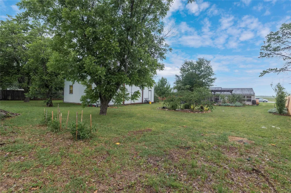 205 longhorn dr Early, TX 76802