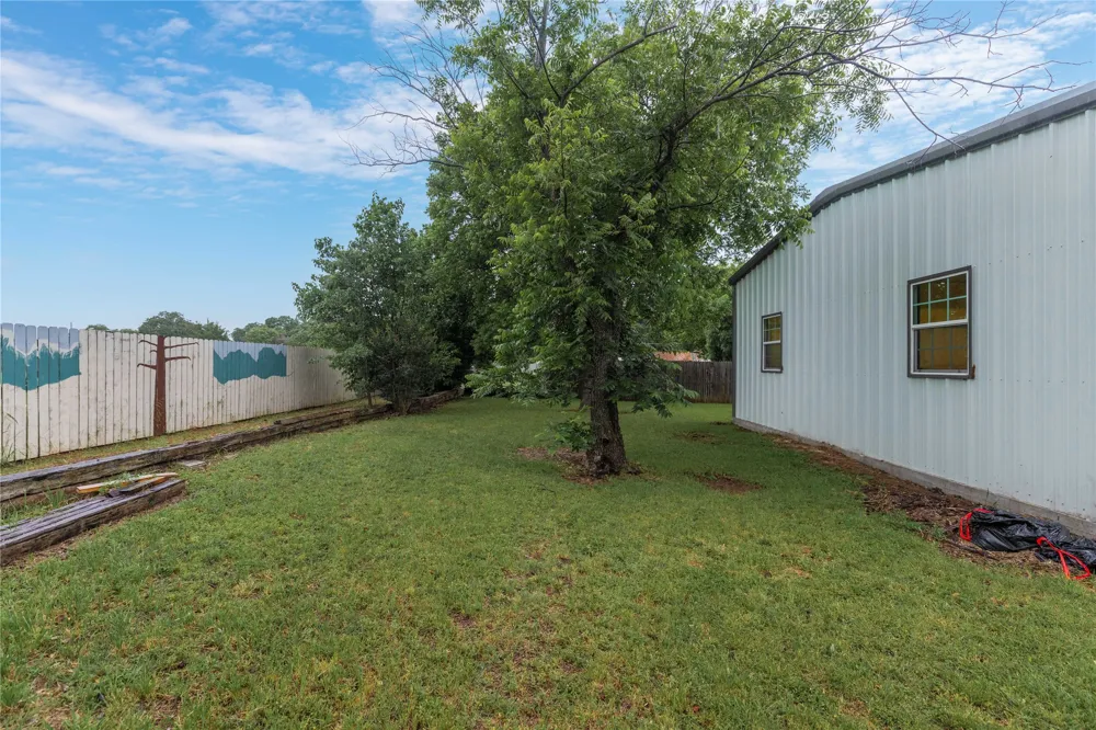 205 longhorn dr Early, TX 76802