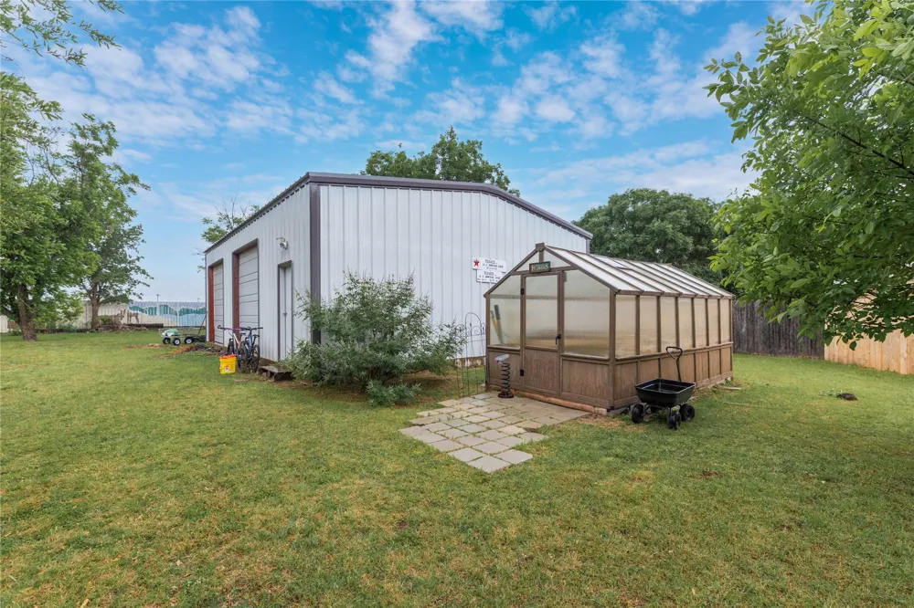 205 longhorn dr Early, TX 76802