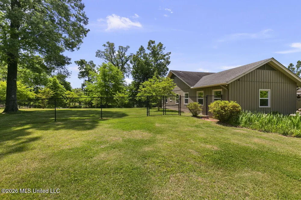 1815 Old Benton Road Yazoo City, MS 39194