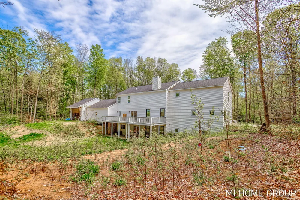 6467 118th Avenue Fennville, MI 49408