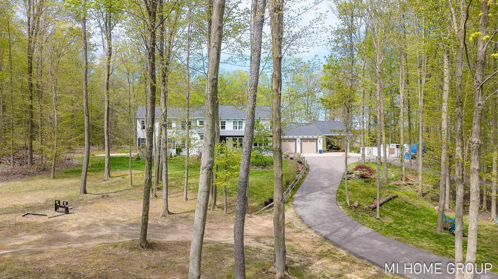 6467 118th Avenue Fennville, MI 49408