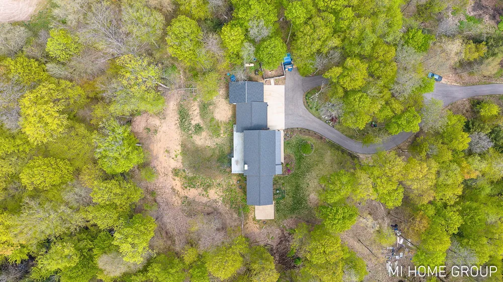 6467 118th Avenue Fennville, MI 49408