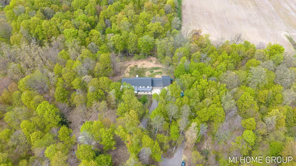 6467 118th Avenue Fennville, MI 49408