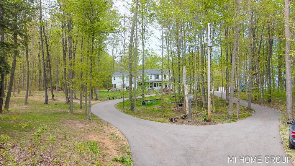 6467 118th Avenue Fennville, MI 49408