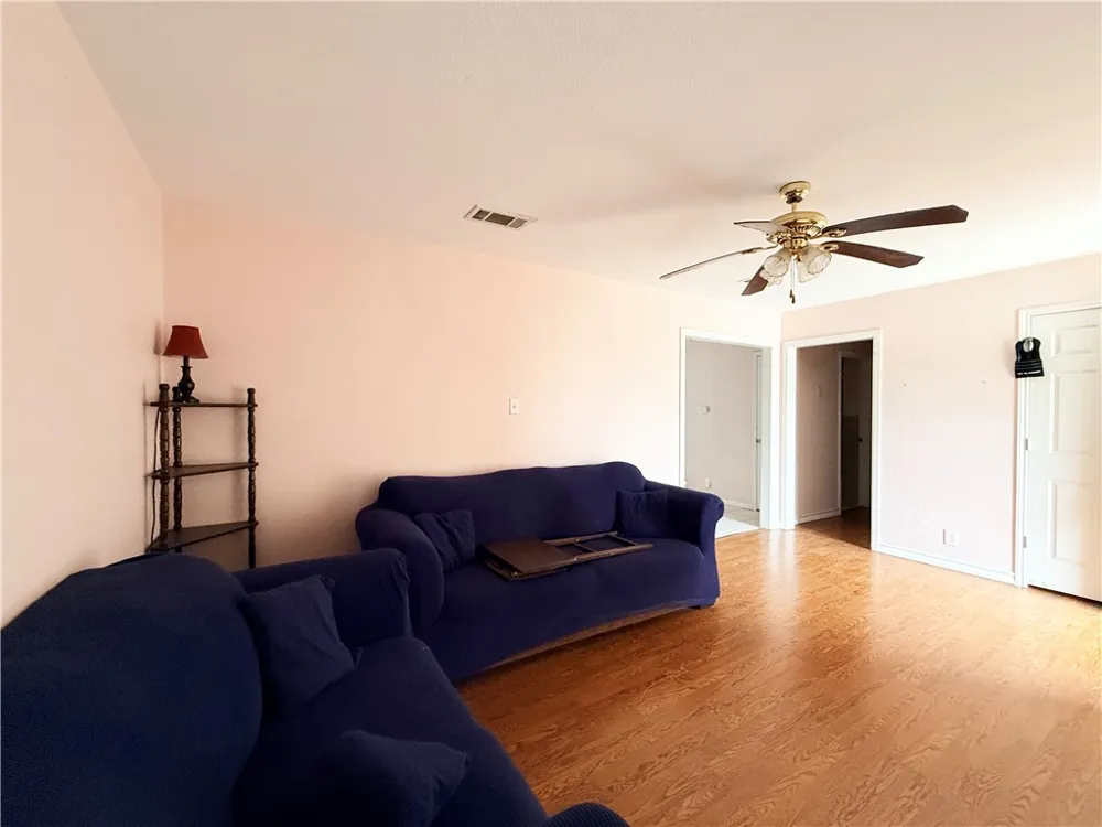 612 Short Street Sinton, TX 78387