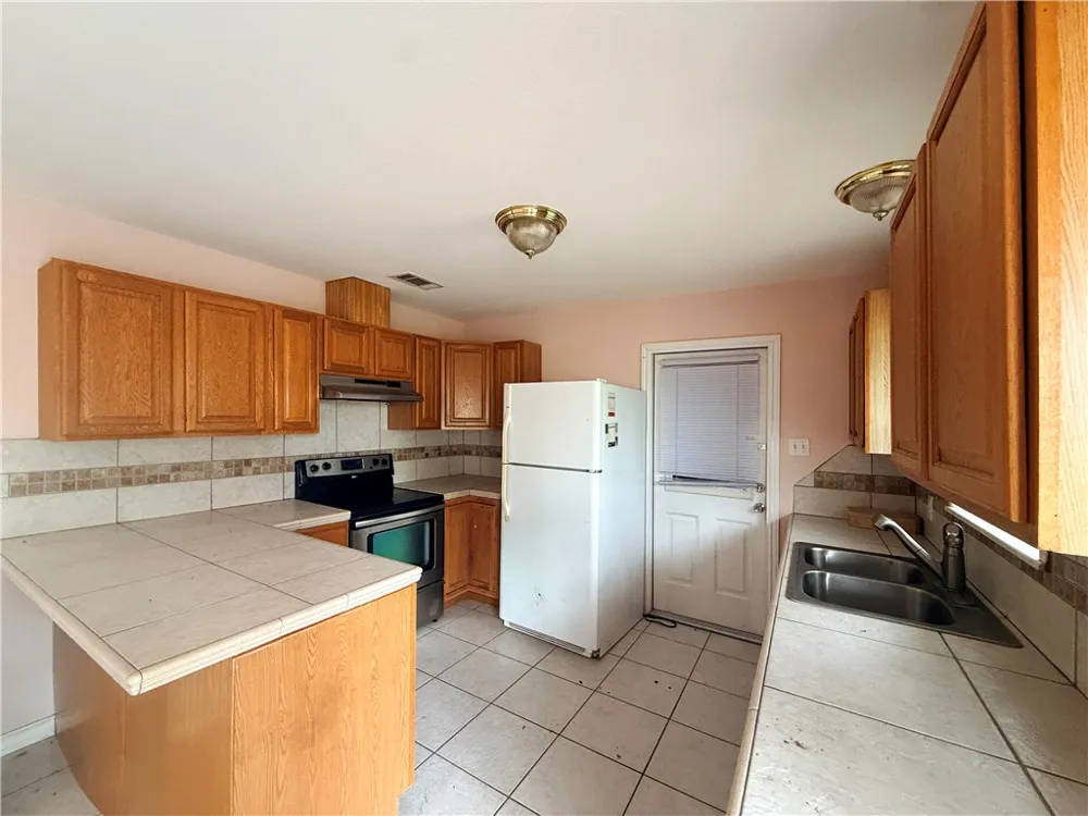 612 Short Street Sinton, TX 78387