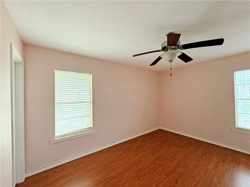 612 Short Street Sinton, TX 78387