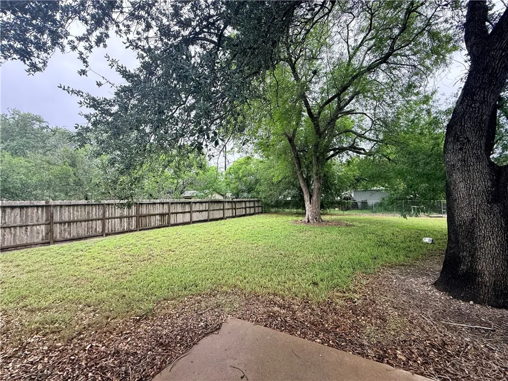 612 Short Street Sinton, TX 78387