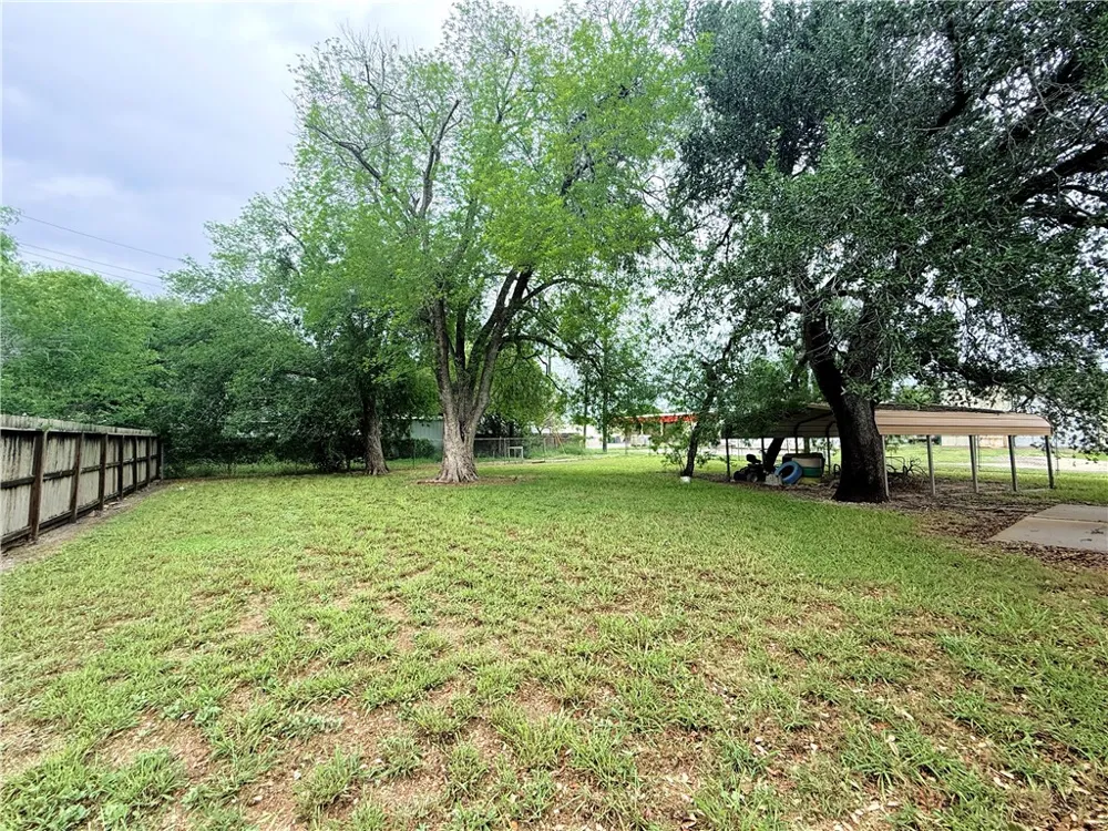 612 Short Street Sinton, TX 78387