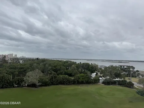 1 Oceans West Boulevard