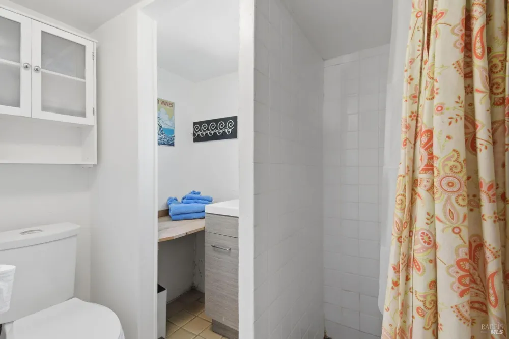75 Ocean View Avenue Dillon Beach, CA 94929