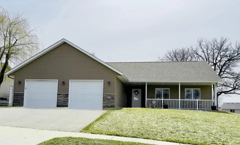 800 Wollak Way