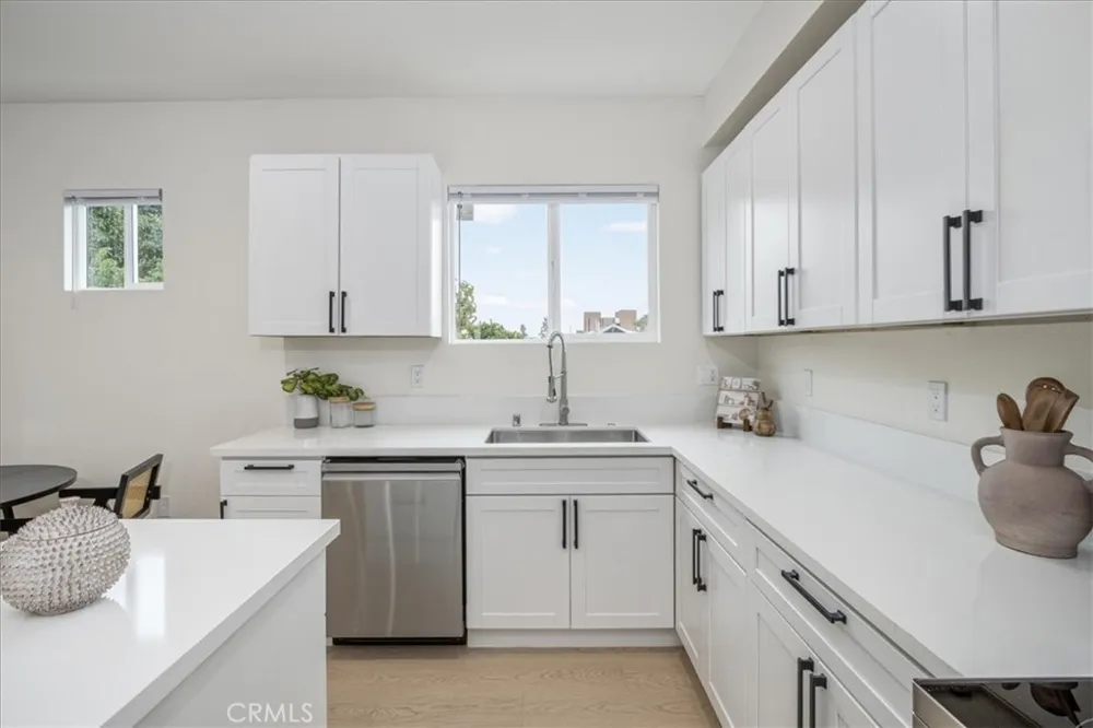 16619 Lake Avenue Paramount, CA 90723