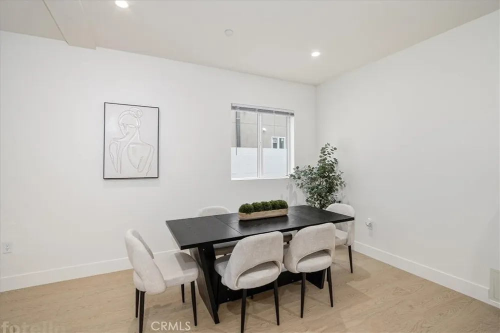 16619 Lake Avenue Paramount, CA 90723