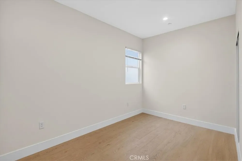 16619 Lake Avenue Paramount, CA 90723