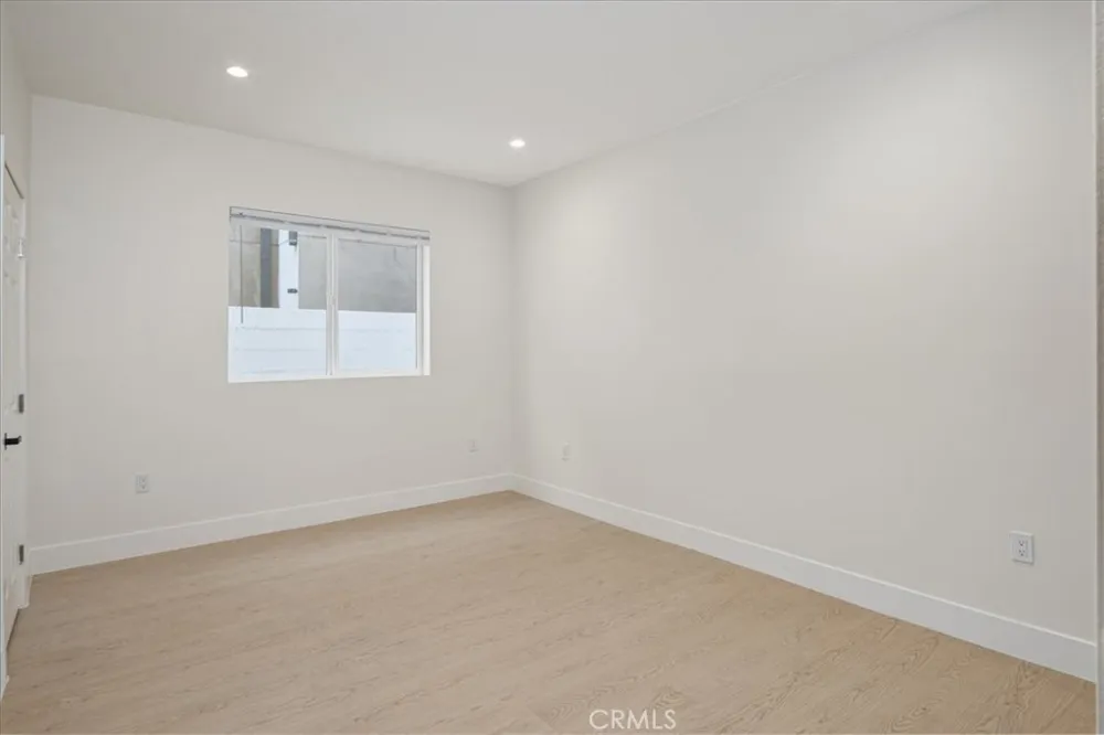 16619 Lake Avenue Paramount, CA 90723