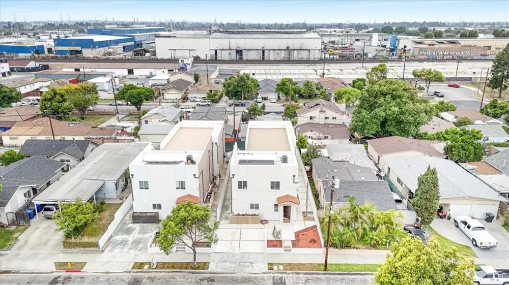 16619 Lake Avenue Paramount, CA 90723