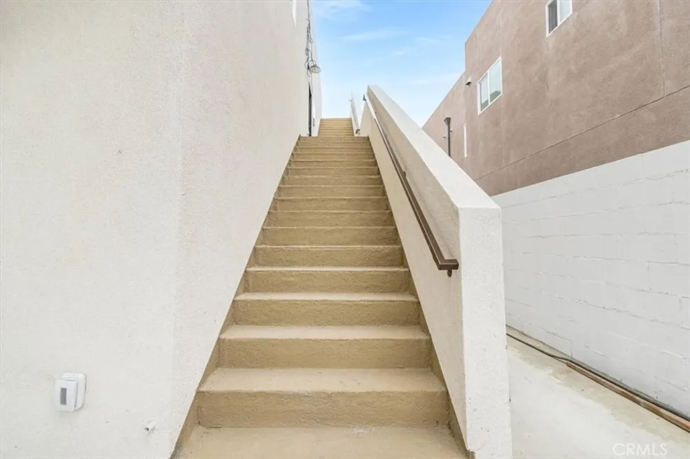16619 Lake Avenue Paramount, CA 90723