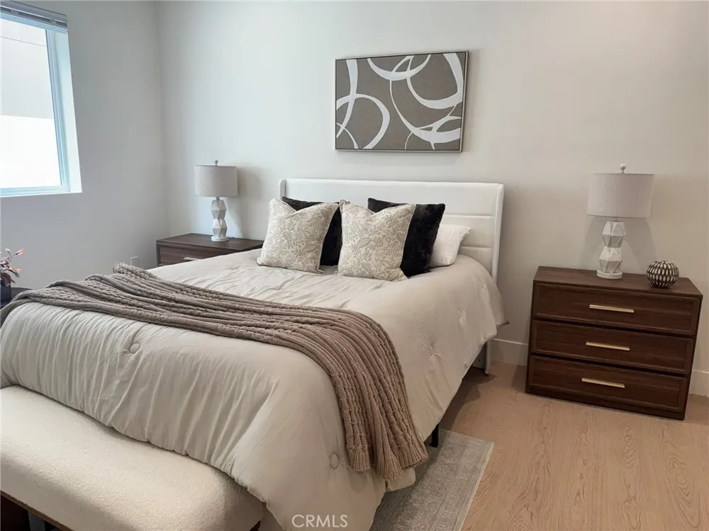 16619 Lake Avenue Paramount, CA 90723