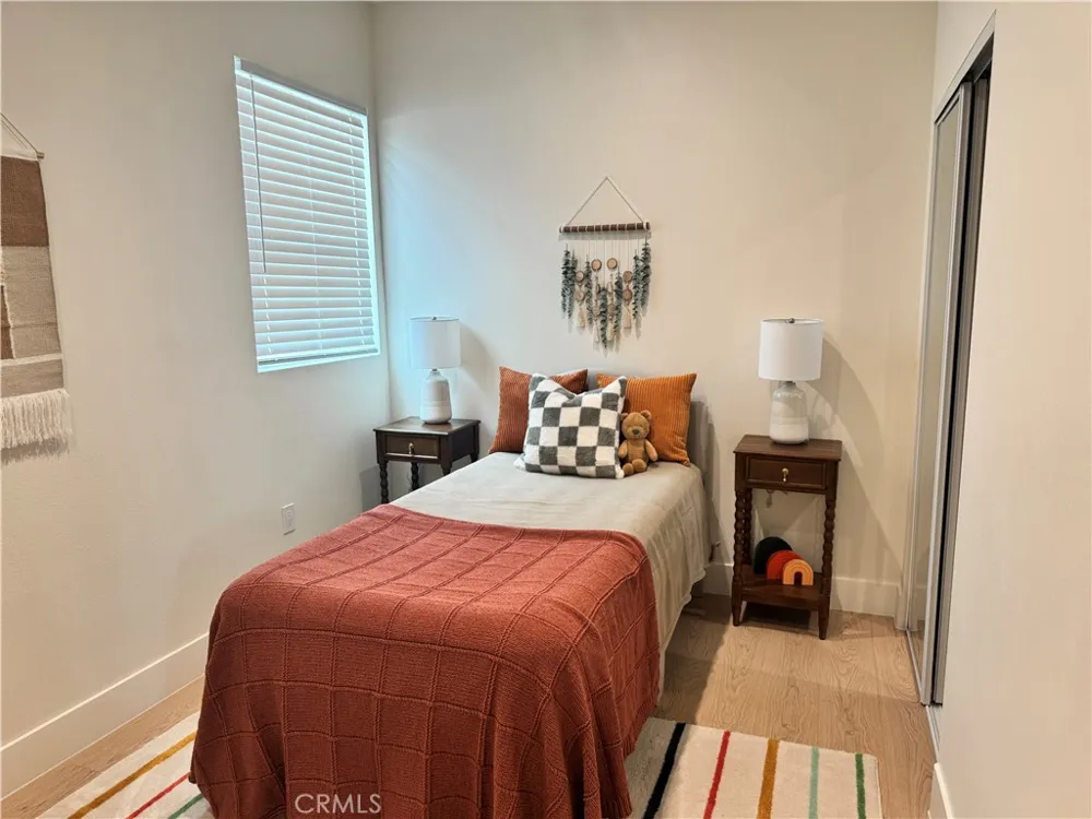 16619 Lake Avenue Paramount, CA 90723