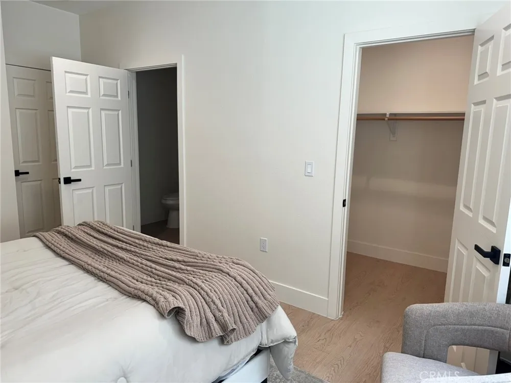 16619 Lake Avenue Paramount, CA 90723
