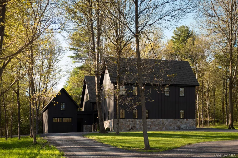 36 Pilgrims Progress Road Rhinebeck, NY 12572