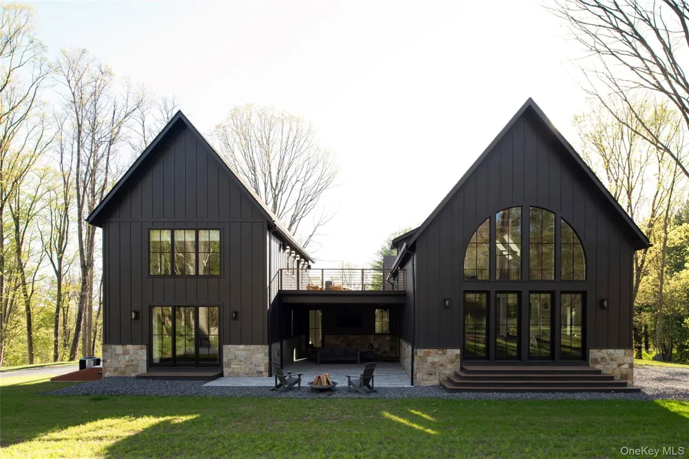 36 Pilgrims Progress Road Rhinebeck, NY 12572