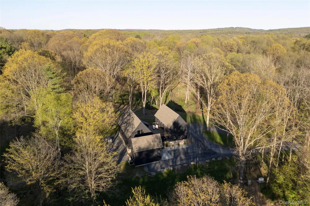 36 Pilgrims Progress Road Rhinebeck, NY 12572