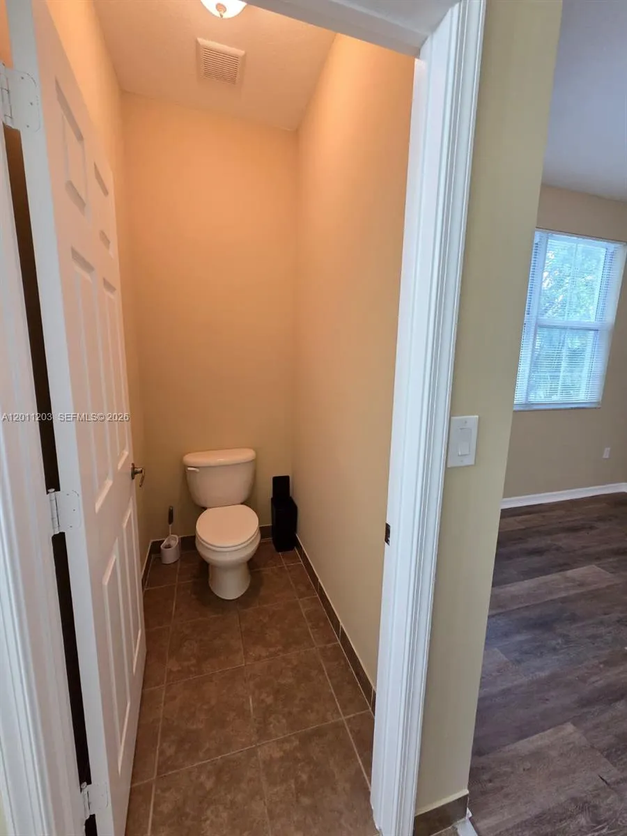 2851 W Prospect Rd #404 Tamarac, FL 33309