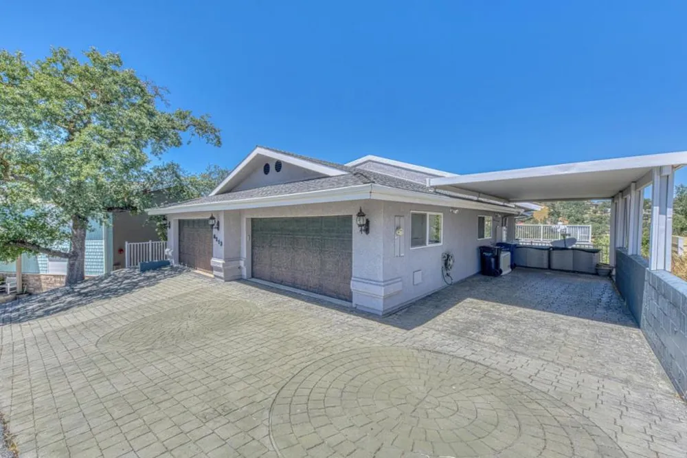 8213 Bass Point Bradley, CA 93426