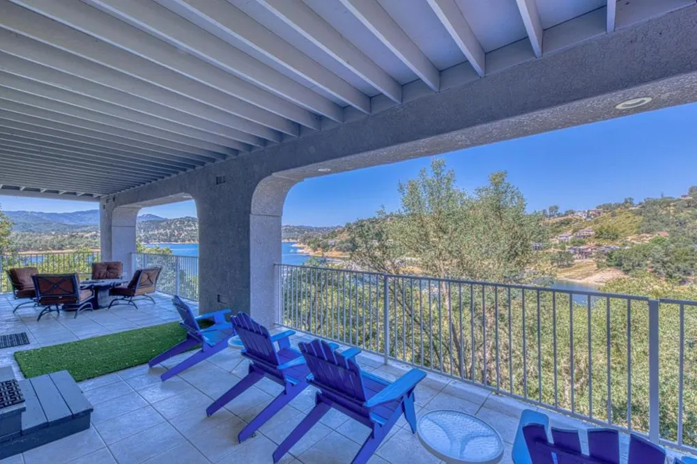 8213 Bass Point Bradley, CA 93426