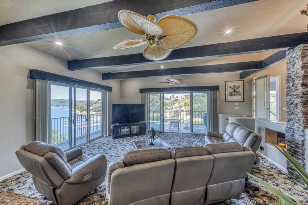 8213 Bass Point Bradley, CA 93426