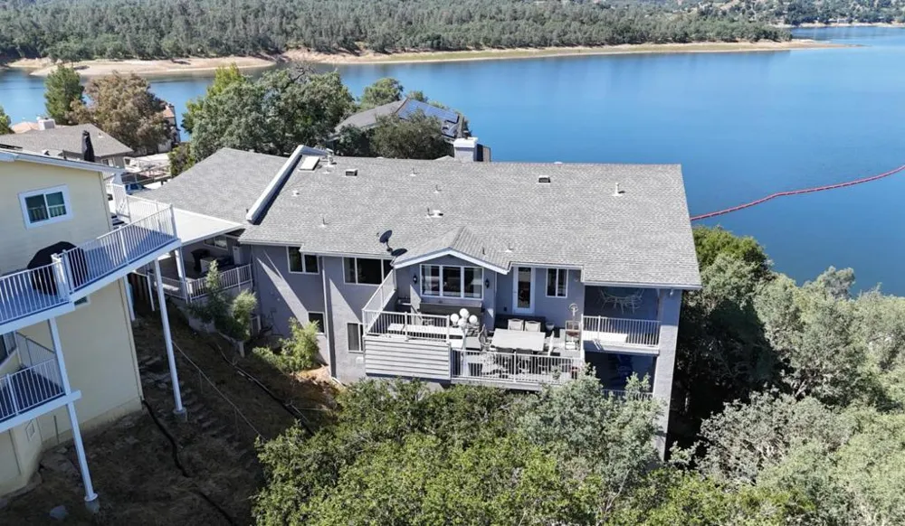 8213 Bass Point Bradley, CA 93426